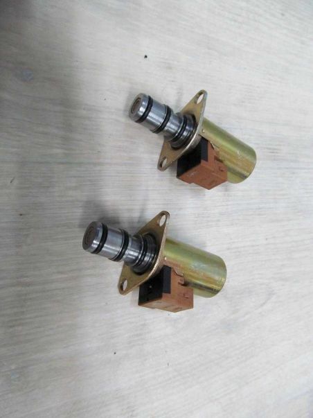 AUD A4 B6 CABRIO 00-06 ZAWOR POMPY DACHU  8H0871611