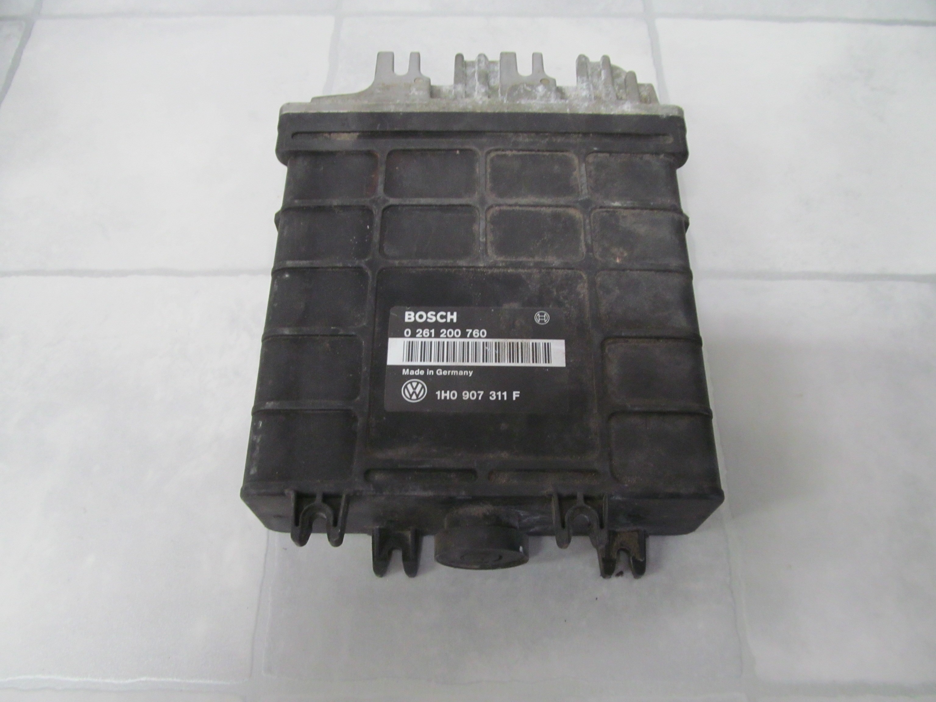 VW AUDI SEAT SKODA 1.8 8V KOMPUTER STEROWNIK 0261200760 1H0907311F