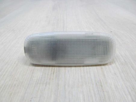 MERCEDES W210 95-02 LAMPKA OSWIETLENIE KABINY 2108204001