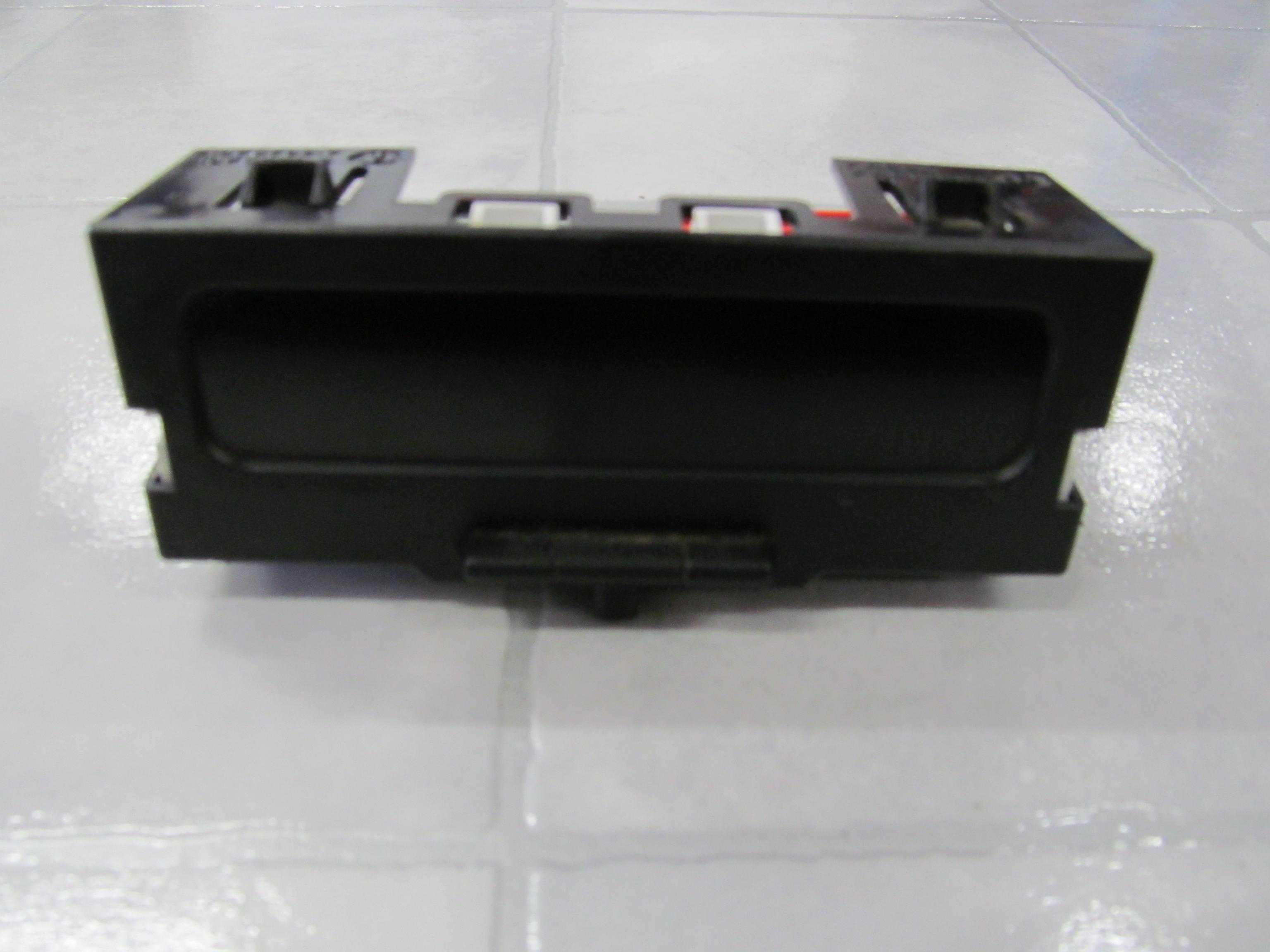 RENAULT SCENIC I CLIO II WYSWIETLACZ ZEGAR 8200028364 A RENAULT SCENIC I CLIO II WYSWIETLACZ ZEGAR 8200028364 A