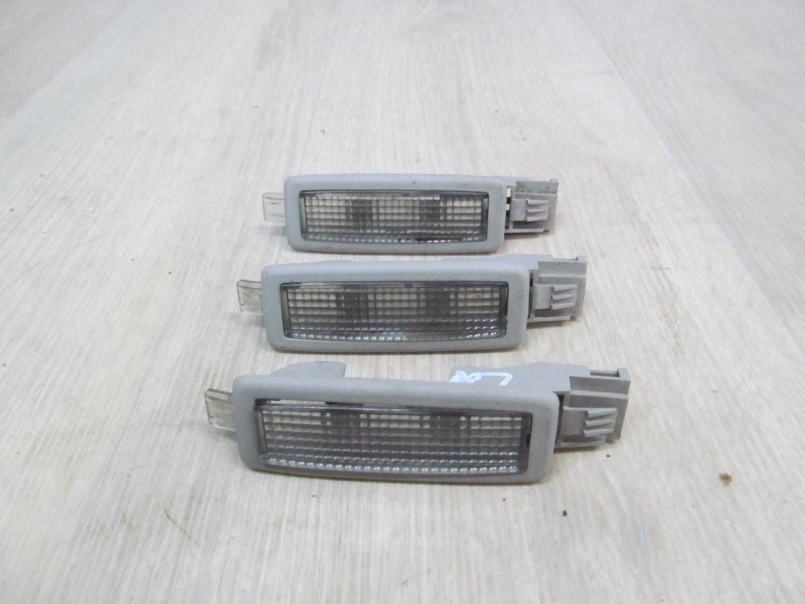 RENAULT LAGUNA II 01-07 LAMPKA OSWIETLENIE KABINY 8200003035