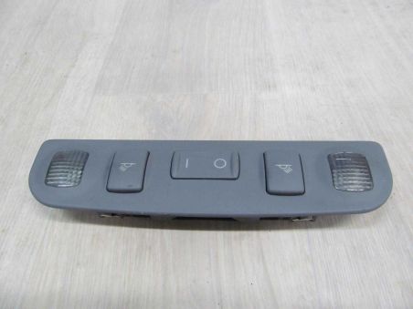 AUDI A4 B5 95-01 LAMPKA OSWIETLENIE KABINY 8D0947111AA