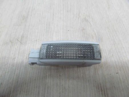 VW PASSAT B5 96-05 LAMPKA OSWIETLENIE KABINY 3B0947113