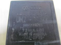 VW AUDI SKODA PRZEKAZNIK WYCIERACZEK 4B0955531A 377