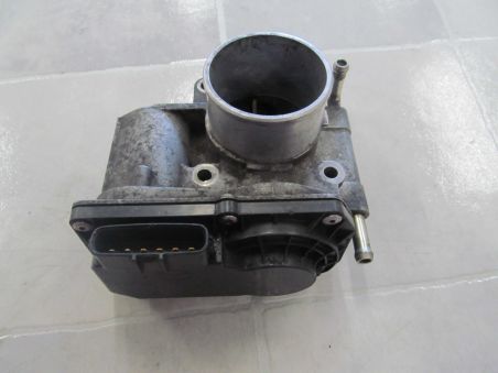 MAZDA 6  2.0D 05-08 PRZEPUSTNICA RF7J 136B0
