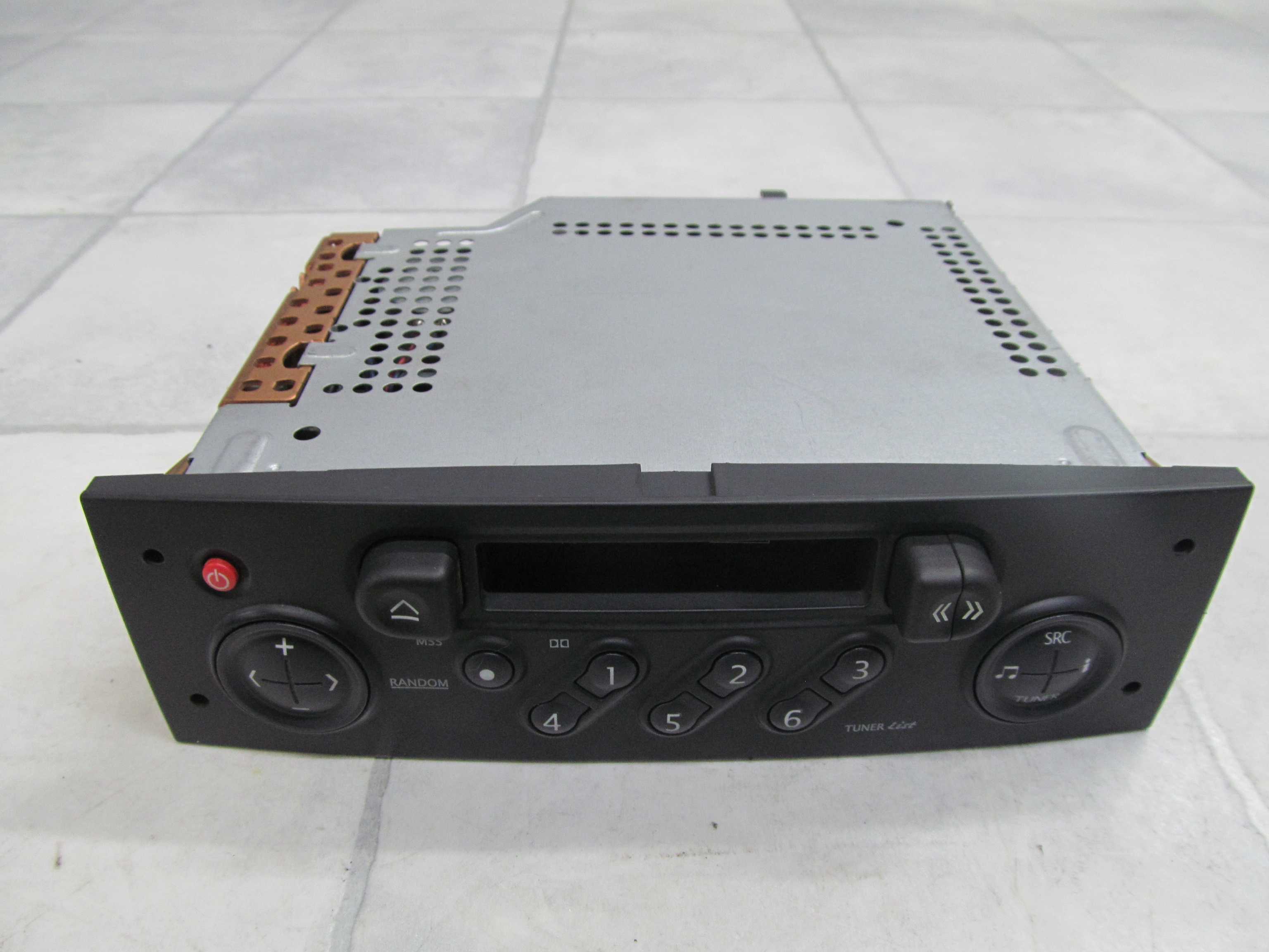 RENAULT SCENIC II 03-09 RADIO 8200300855