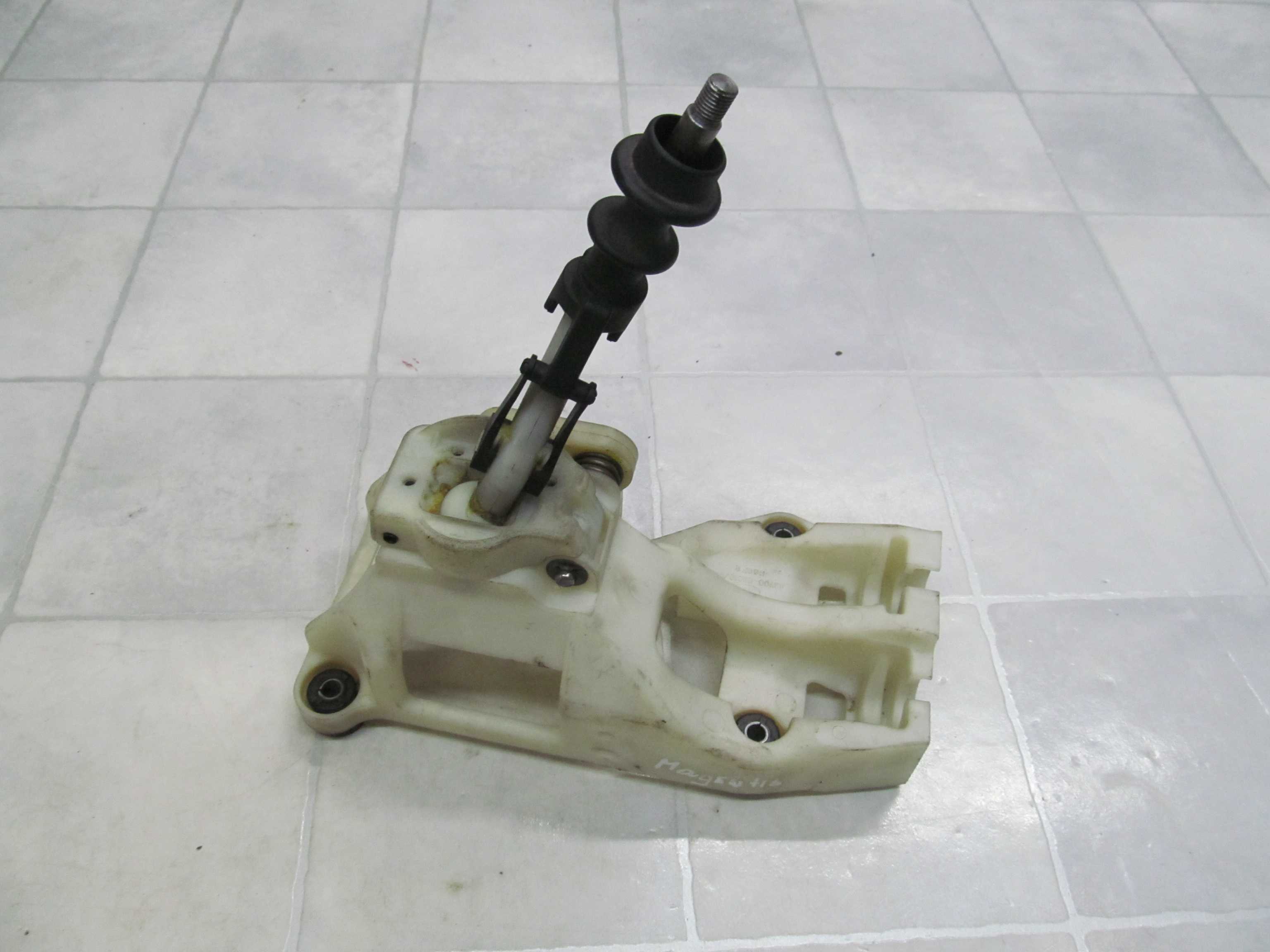KIA MAGENTIS II 06- LEWAREK BIEGOW 437002G010