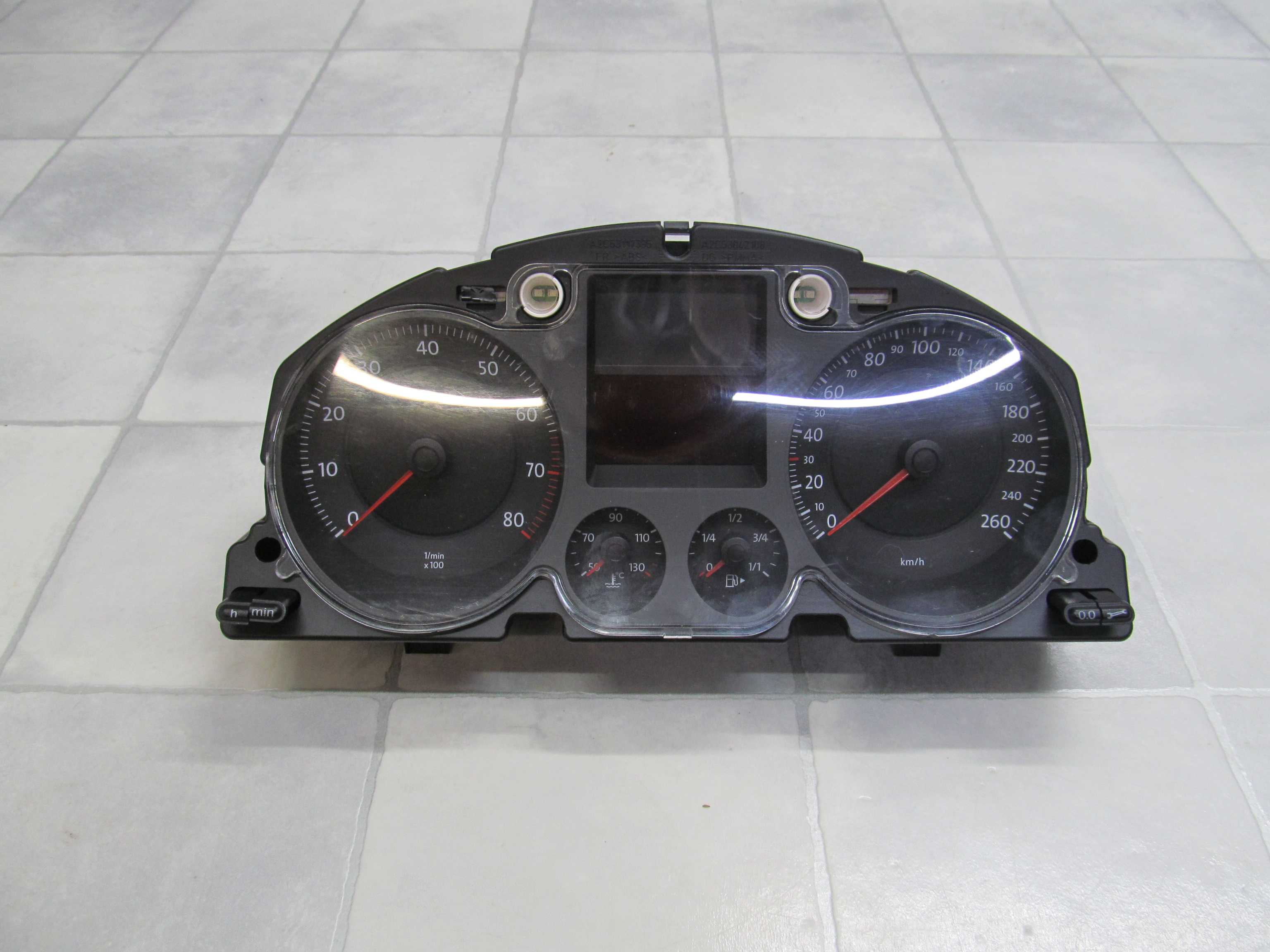 VW PASSAT B6 05- 1.6FSI LICZNIK ZEGARY 3C0920851K