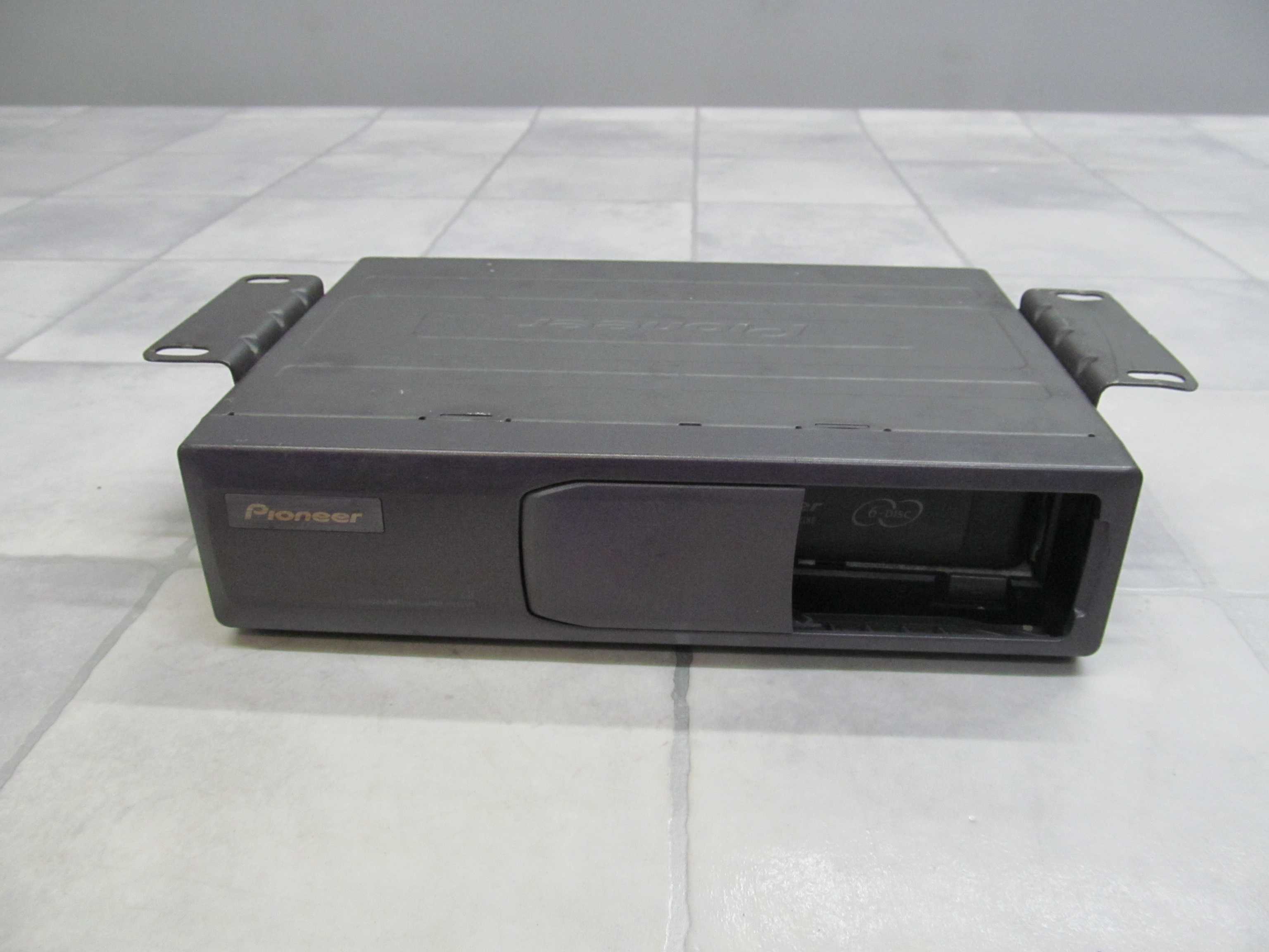 VW AUDI SEAT SKODA PIONEER CDX-P25 ZMIENIARKA PLYT