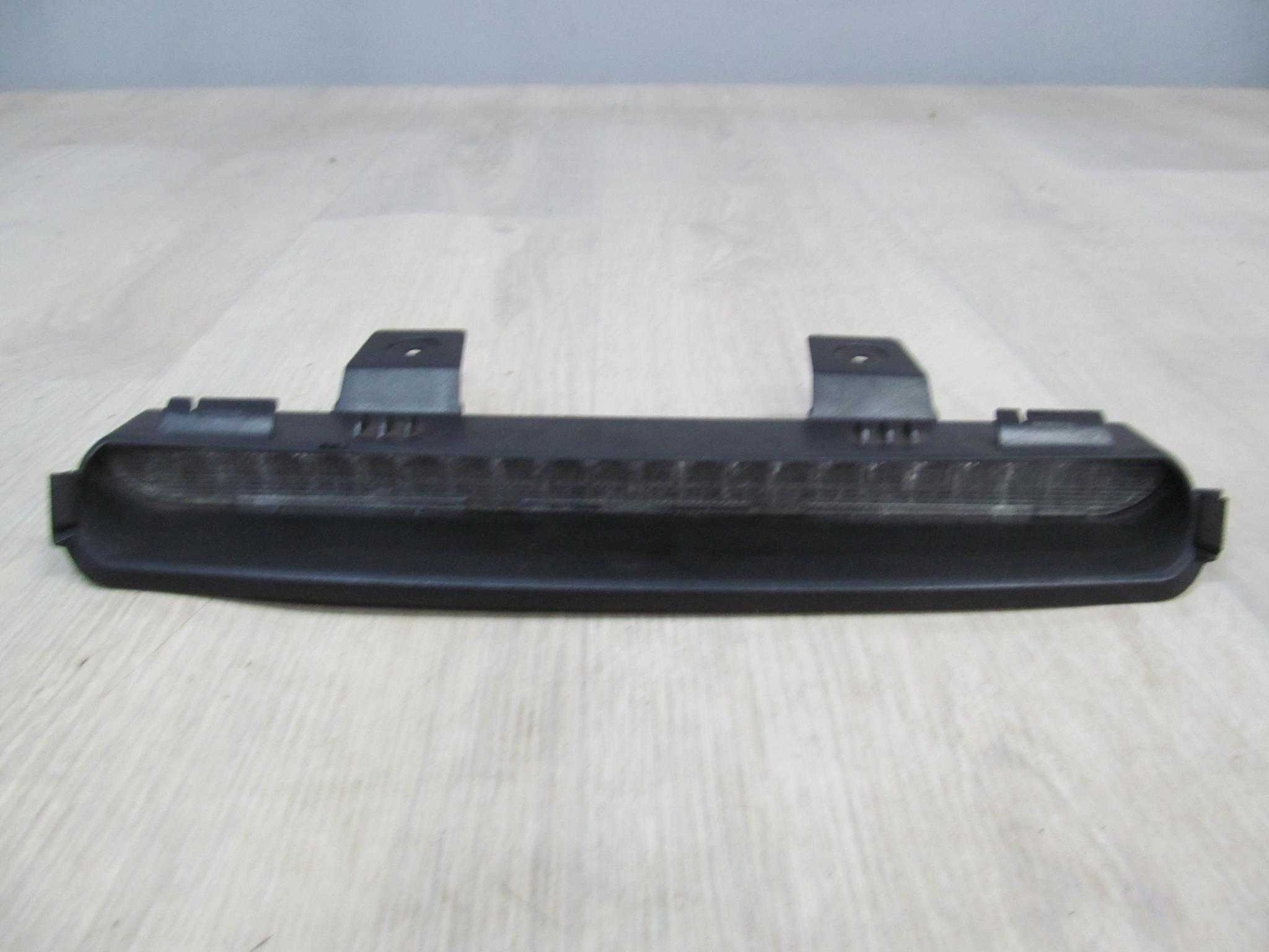VOLVO V40 95-04 SWIATLO STOP STOPU 30859476