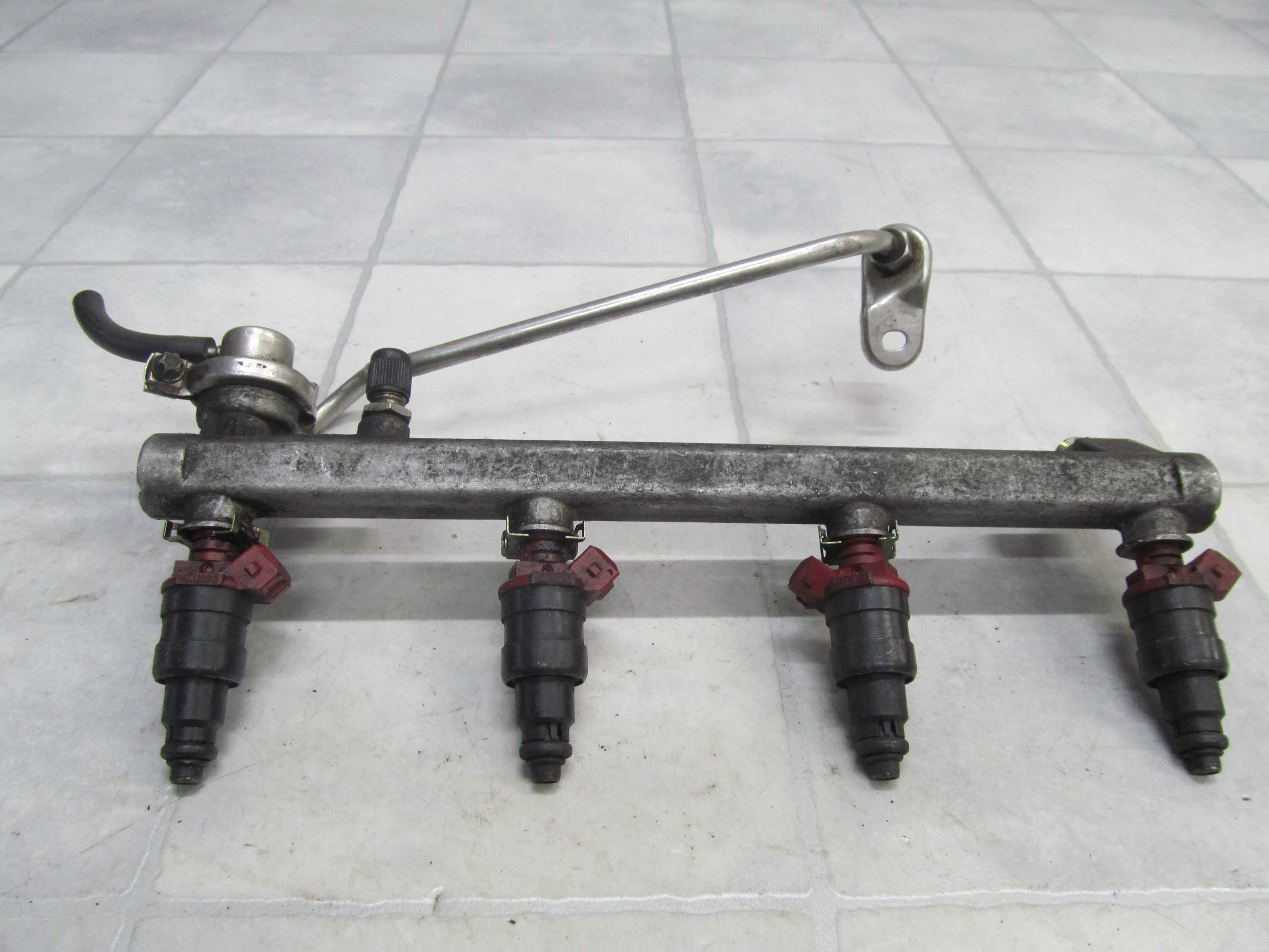 OPEL VECTRA B 1.8 2.0  WTRYSK WTRYSKIWACZ 90501588