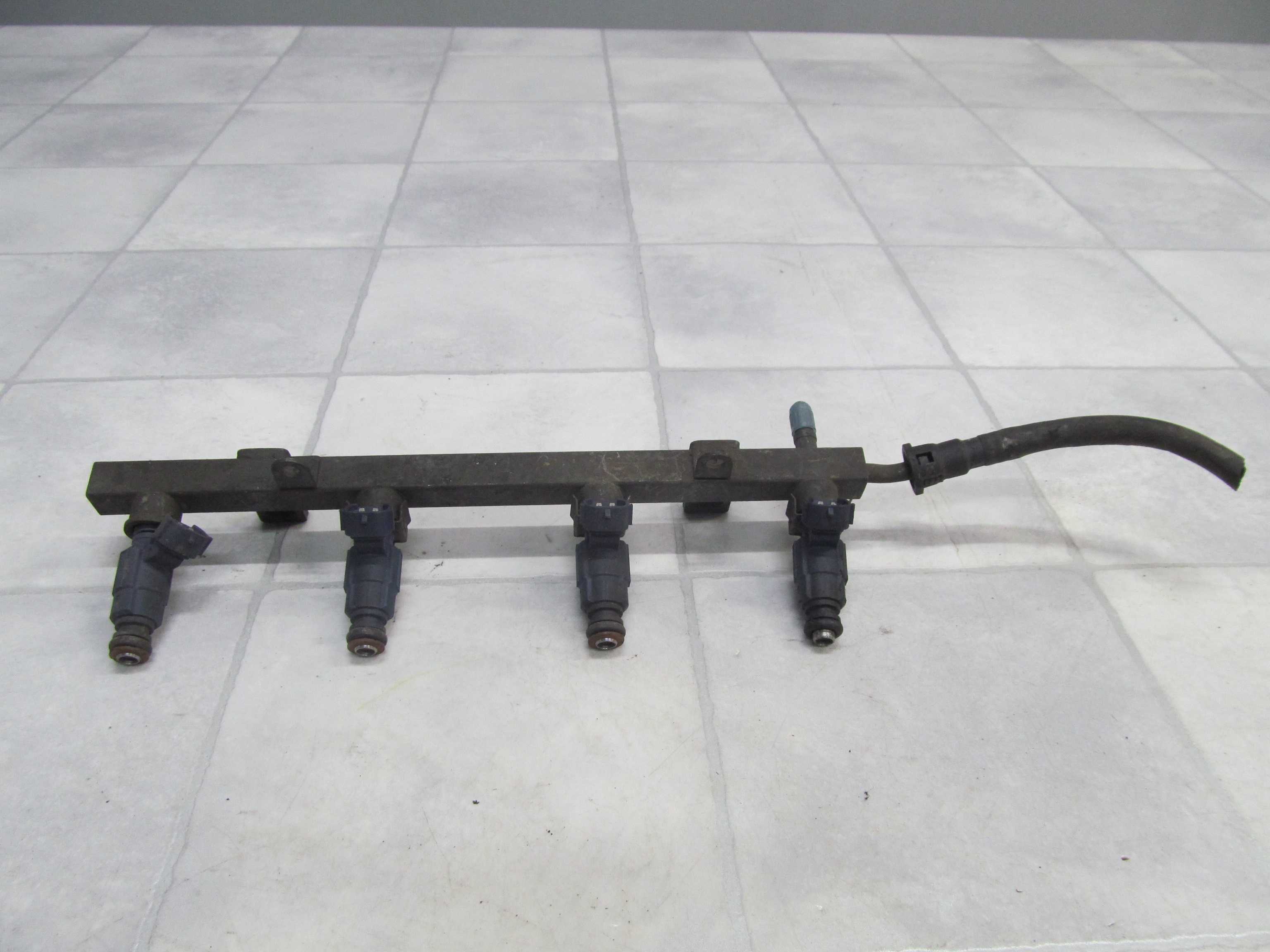 KIA  1.5B WTRYSK WTRYSKIWACZ 0K2A3 13250