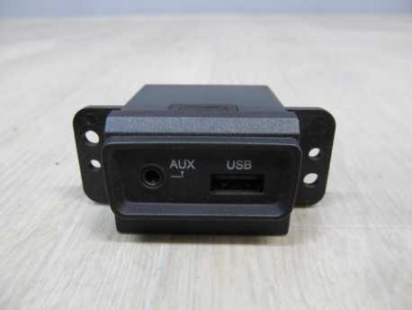 KIA RIO II 05-11 GNIAZDO USB AUX 96120-1G200X5