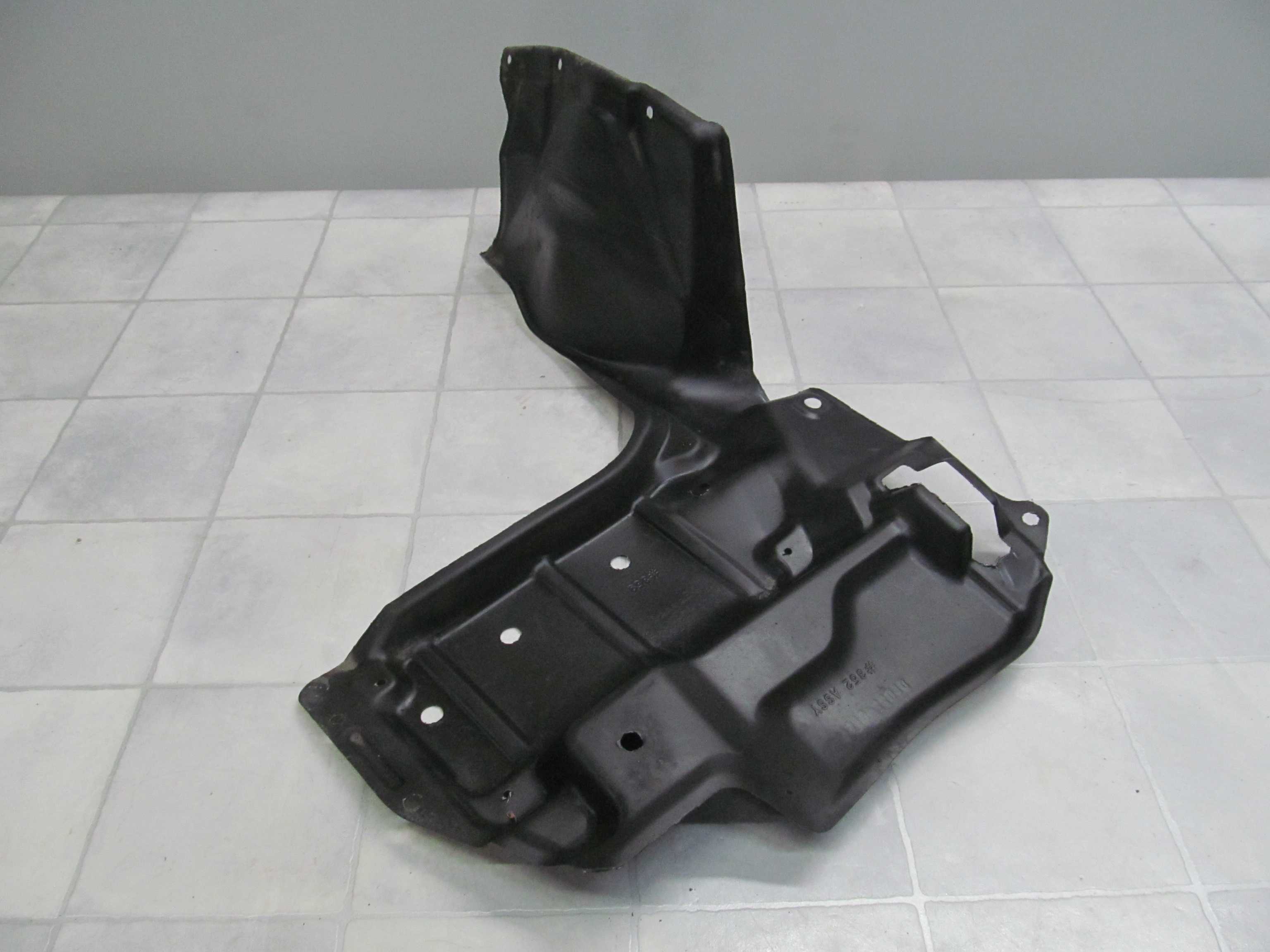 TOYOTA AVENSIS VERSO VVTI OSLONA SILNIKA DOLNA 51442-44040