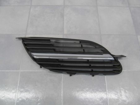 NISSAN ALMERA TINO GRILL ATRAPA PRAWA 9381M020
