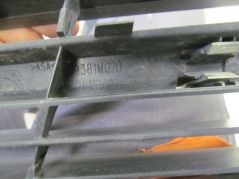 NISSAN ALMERA TINO GRILL ATRAPA PRAWA 9381M020