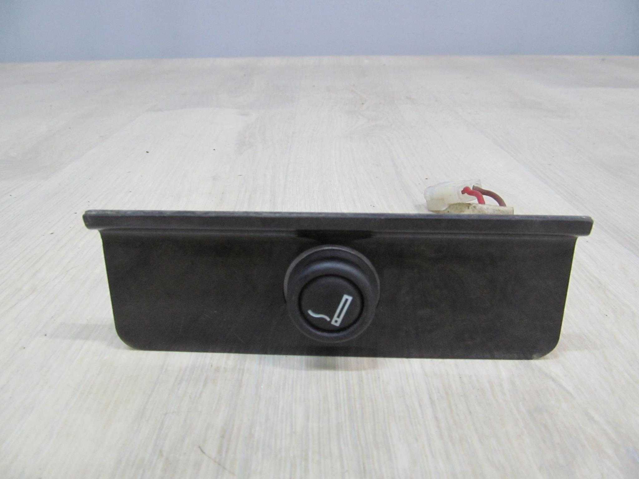 BMW 7 E38 GNIAZDO ZAPALNICZKI ZAPALNICZKA PANEL