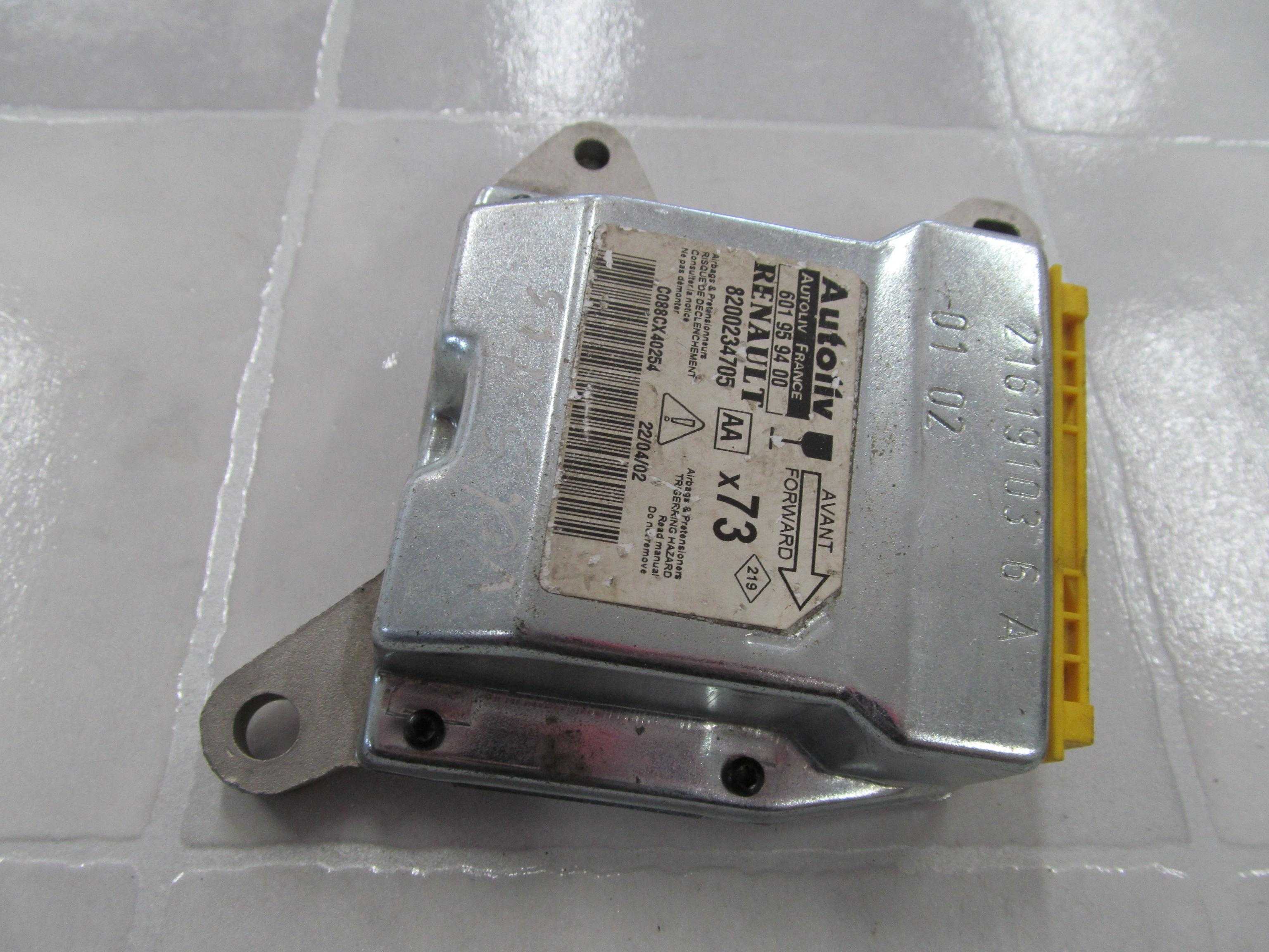RENAULT  MODUL SENSOR AIRBAG 8200234705