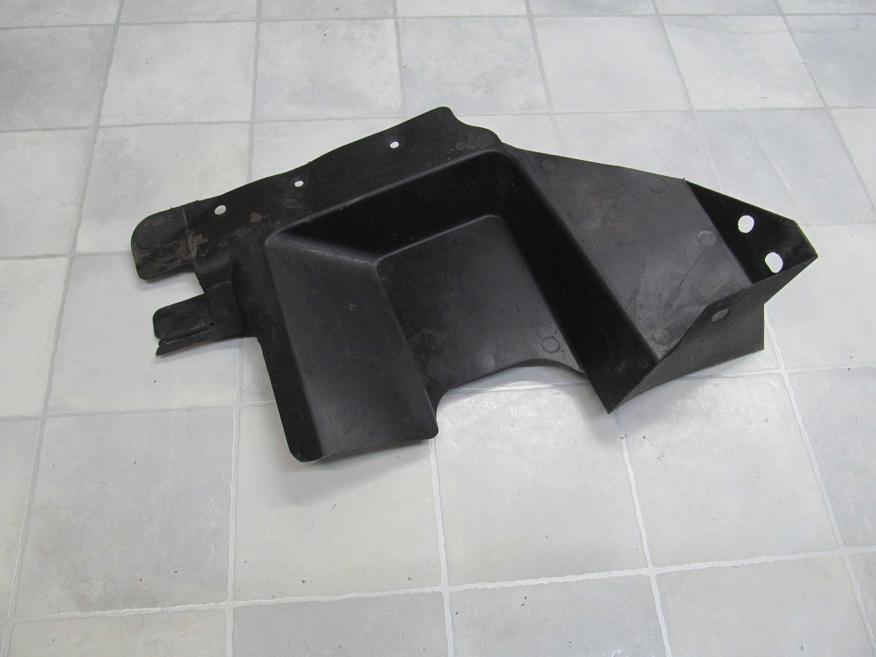 KIA CARNIVAL OSLONA PODLOGI TYL PRAWE 0K55256211 01-06