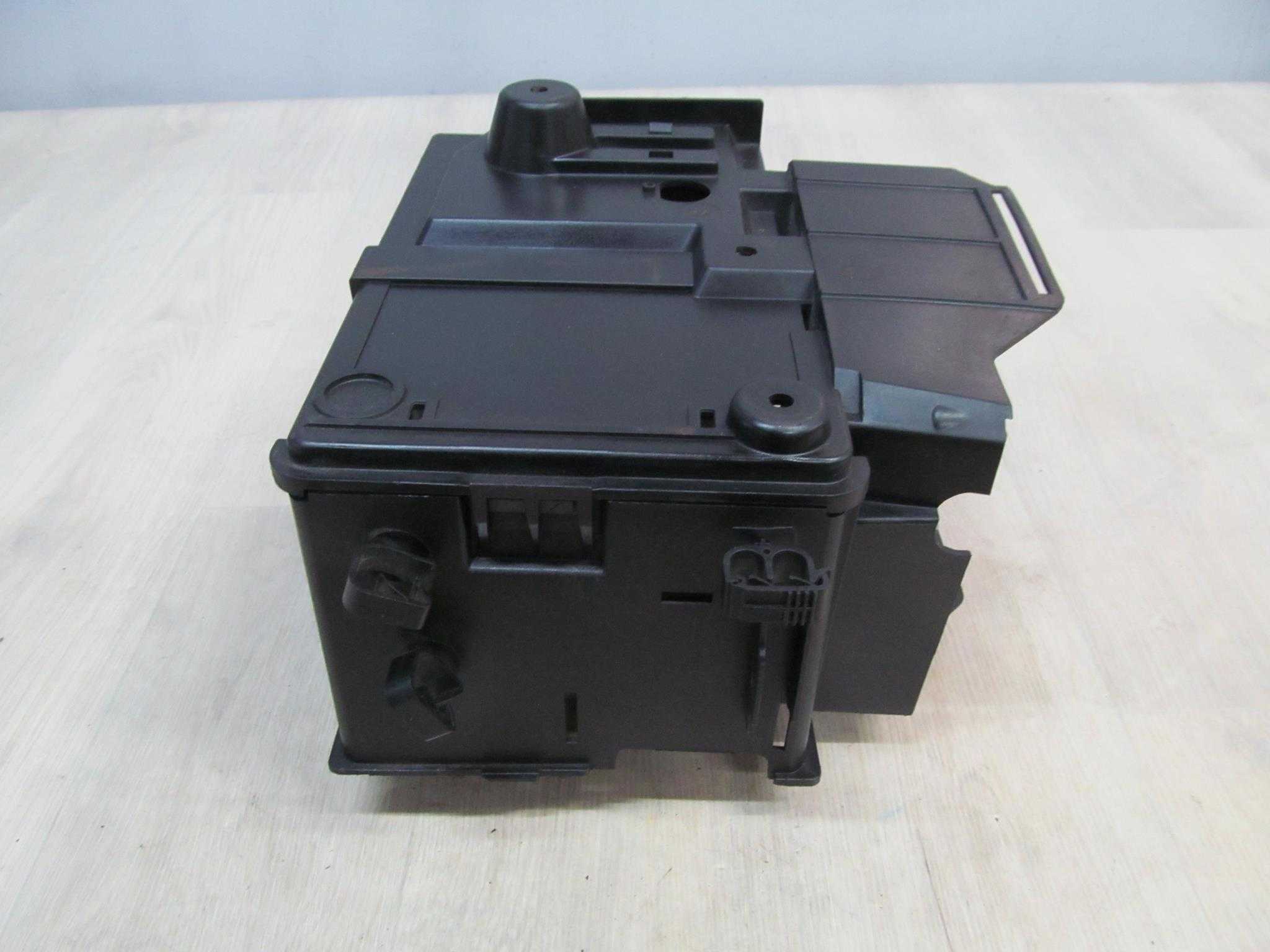 FORD FOCUS MK2 OBUDOWA AKUMULATORA 3M51-10729-AN