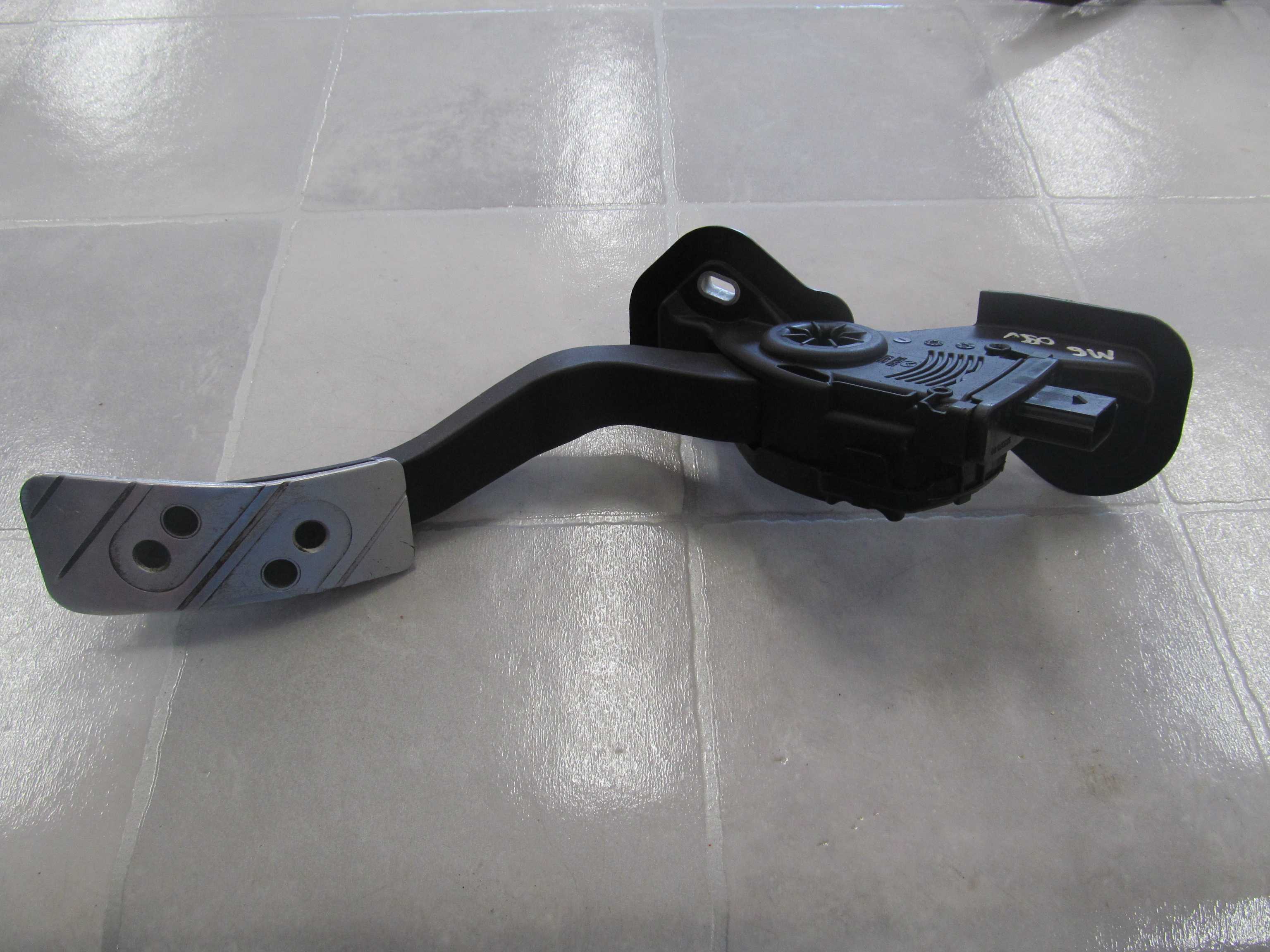 MAZDA 6 08- POTENCJOMETR GAZU GS8T-41600