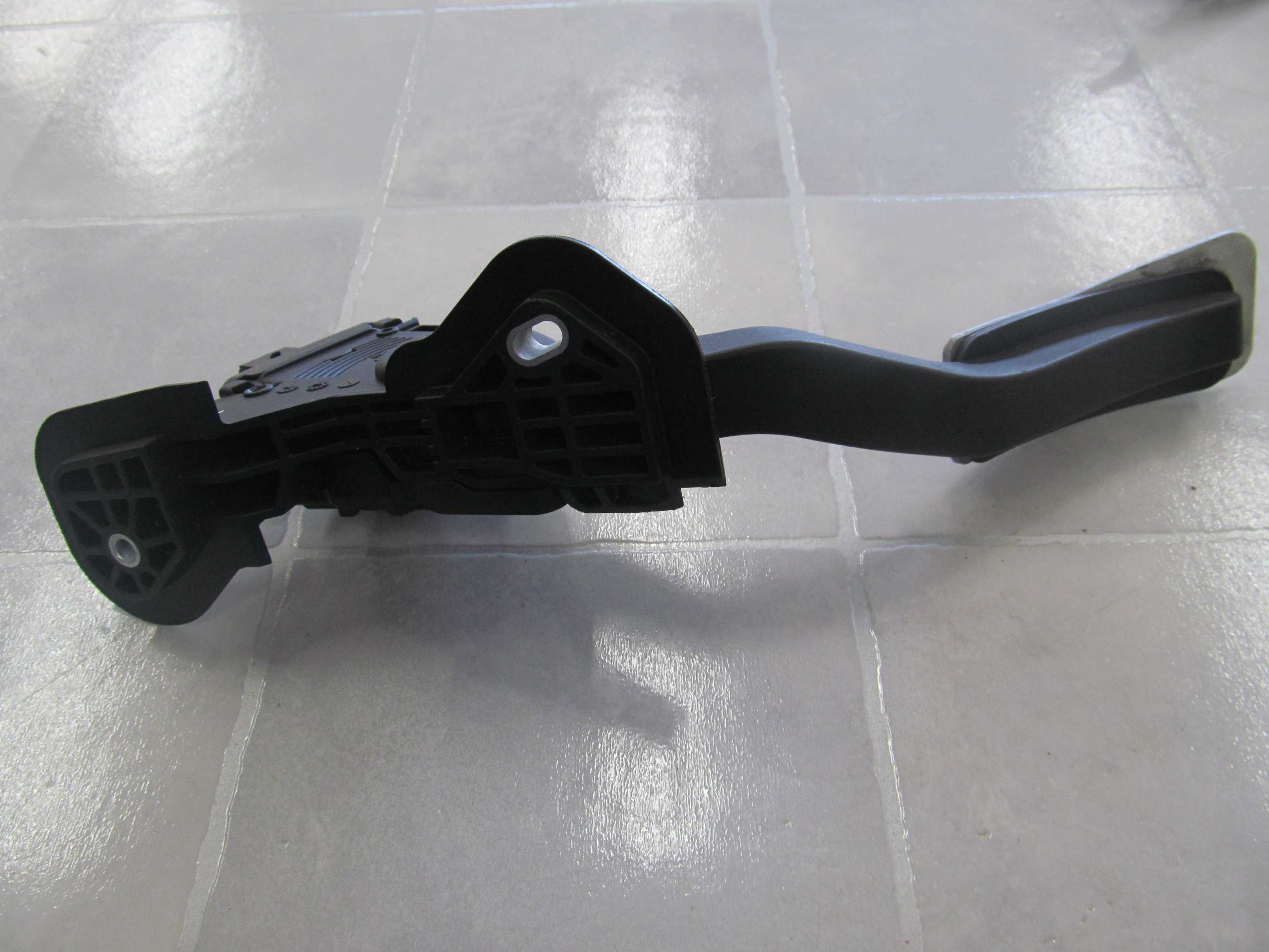 MAZDA 2 POTENCJOMETR GAZU 2S61-9F836-BA
