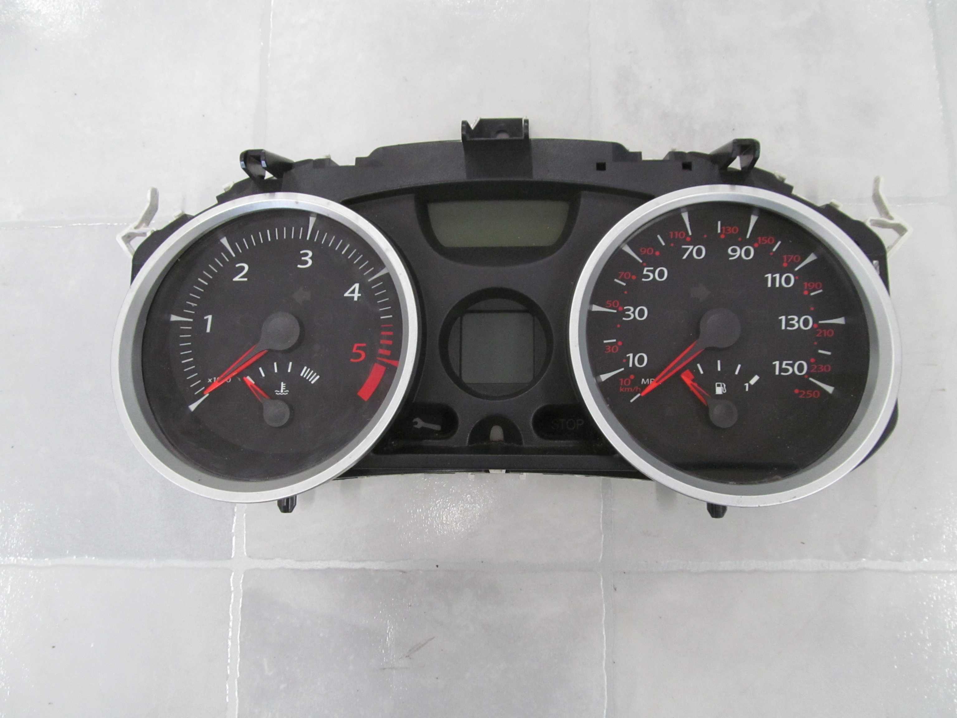RENAULT MEGANE II DCI LICZNIK ZEGAR 8200720315 L RENAULT MEGANE II DCI LICZNIK ZEGAR 8200720315 L