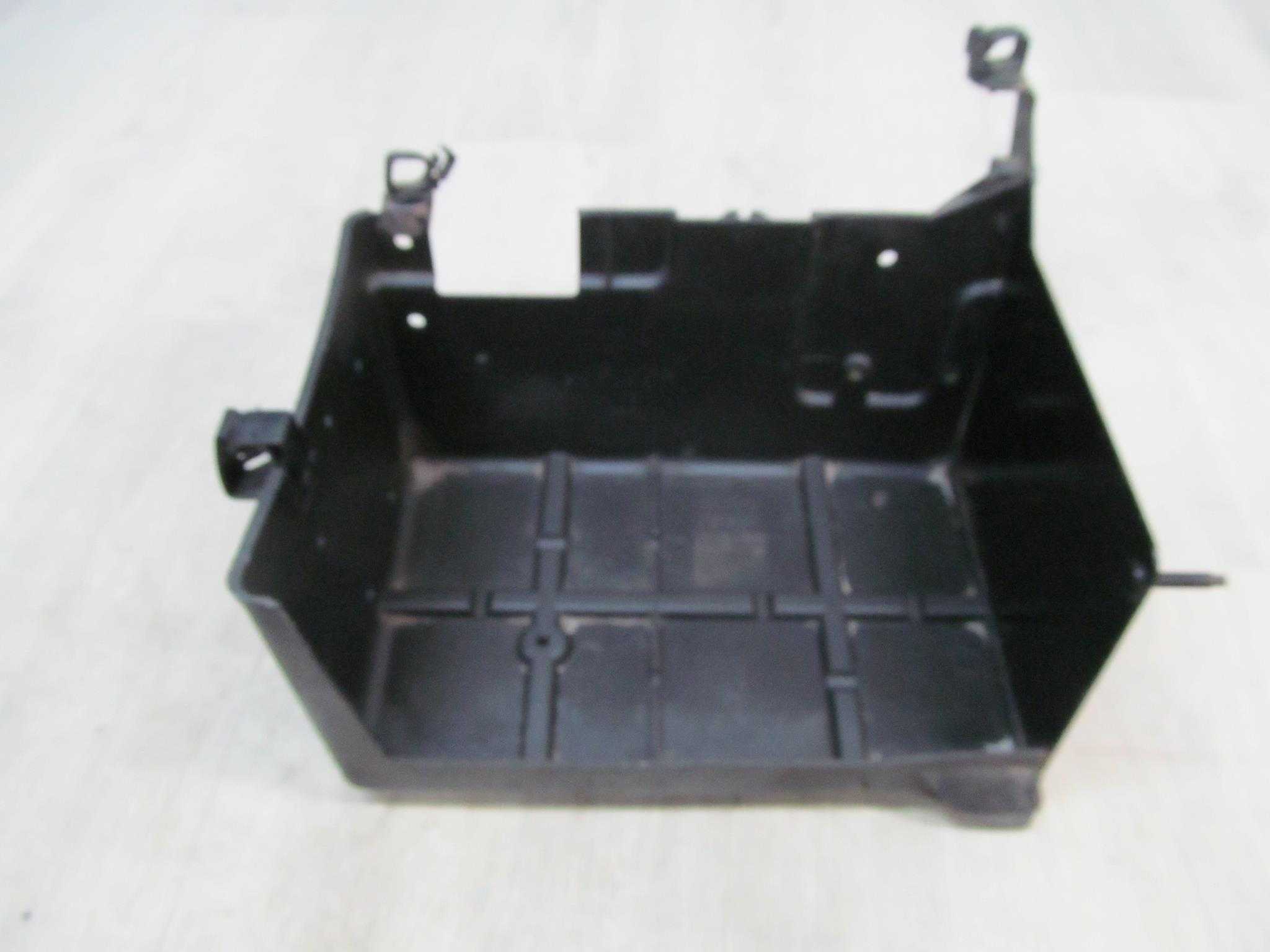PARTNER BERLINGO PODSTAWA AKUMULATORA 9637412080