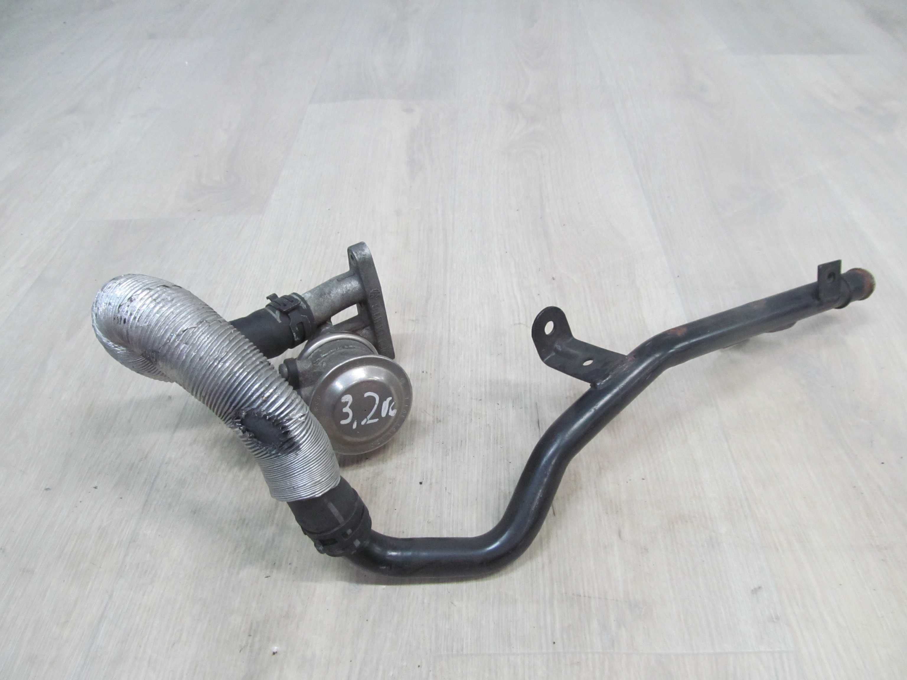 VW PHAETON 02- 3.2B ZAWOR EGR 022131119B 021131101E