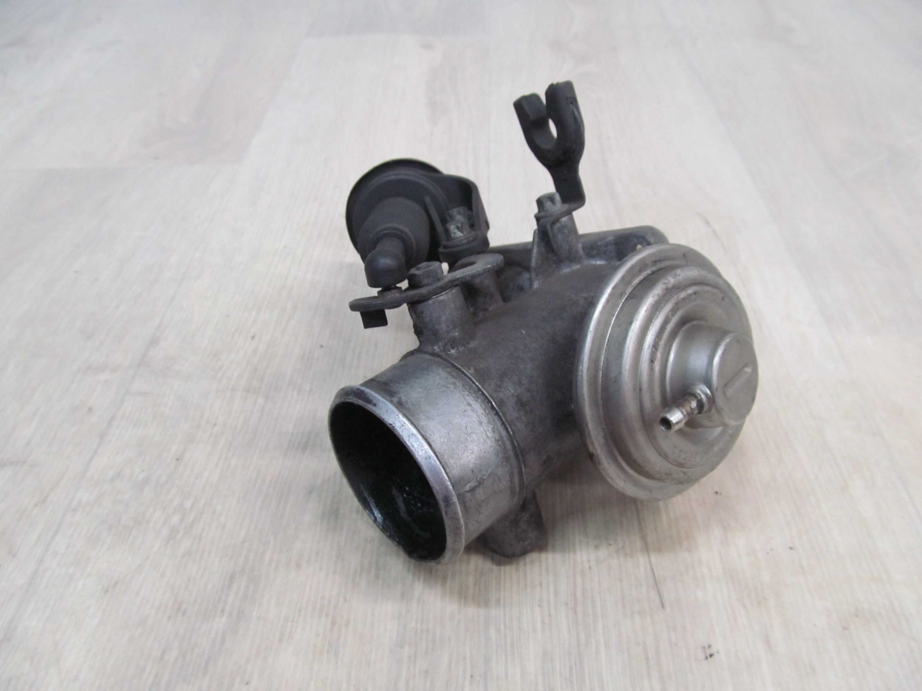 MERCEDES W202 W210 2.2CDI ZAWOR EGR 6110980417
