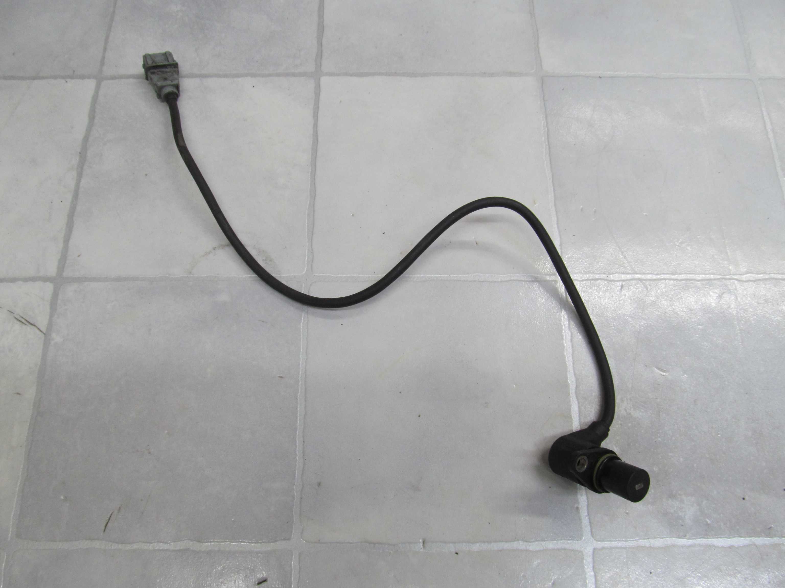 VW SEAT AUDI 1.8 CZUJNIK POLOZENIA WALU 050306433