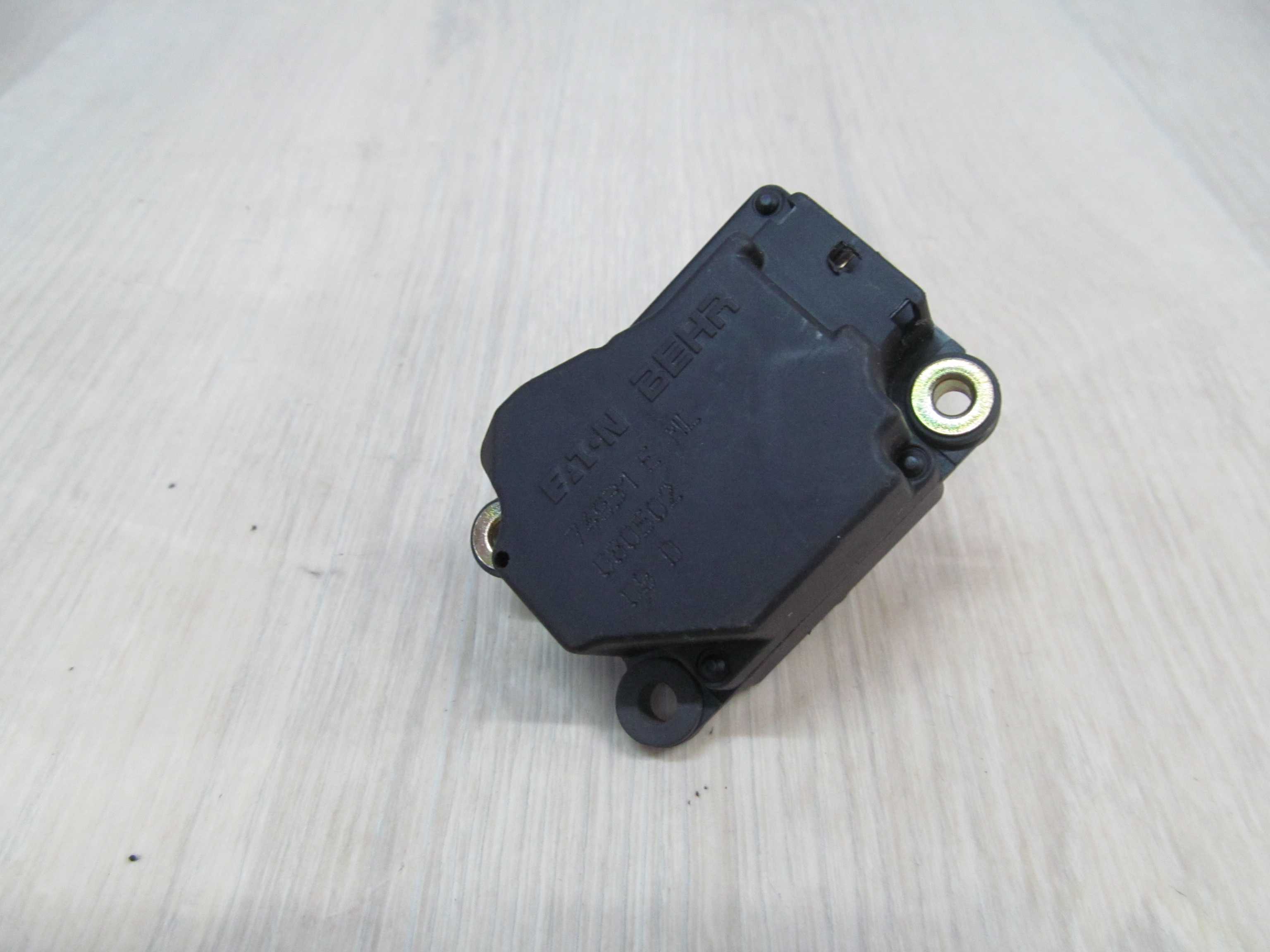 VOLVO S80 SILNICZEK NAGRZEWNICY 74931