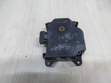 HONDA STREAM SILNICZEK NAGRZEWNICY 063700-8290