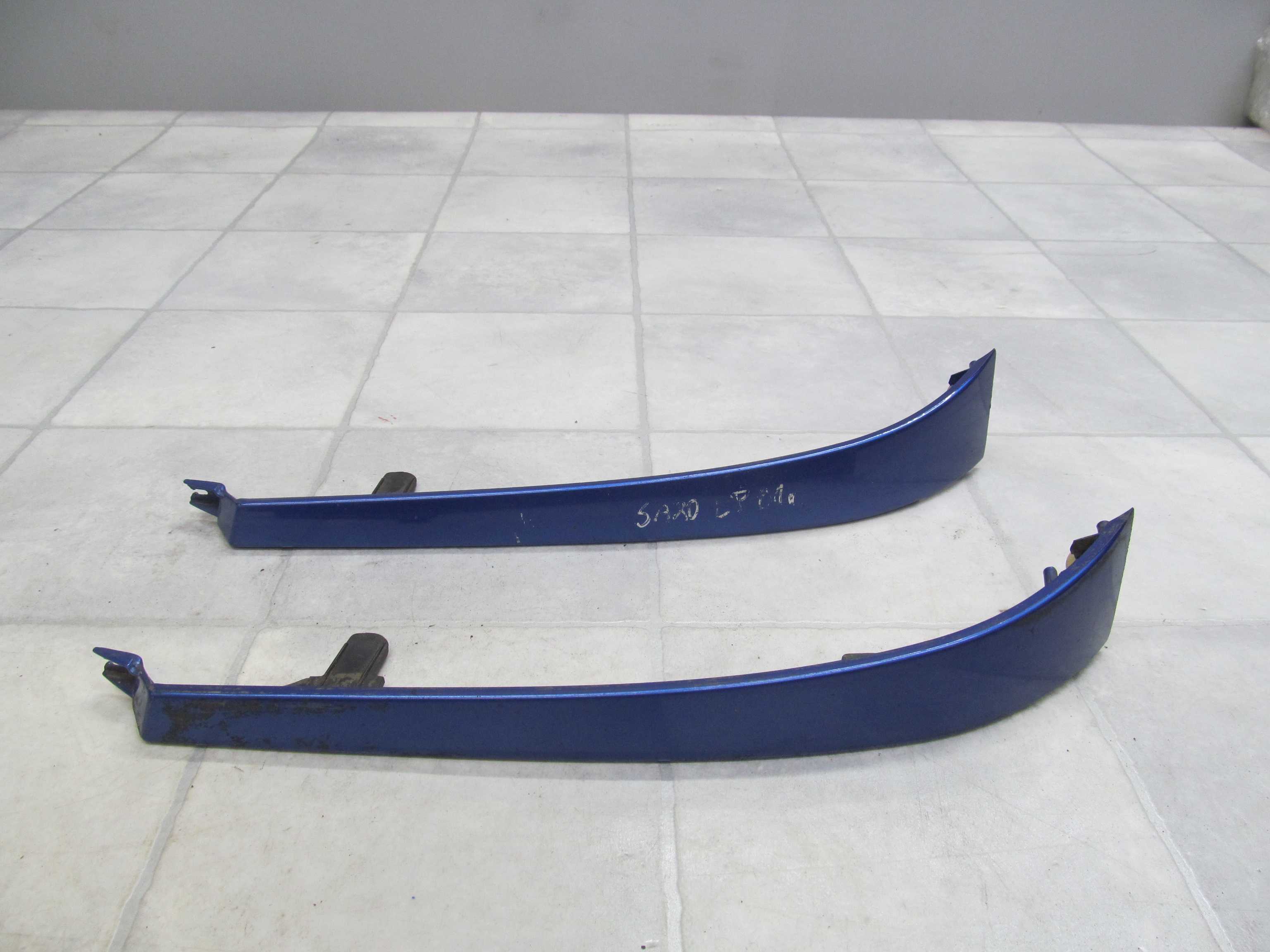 CITROEN SAXO 98-03 LISTEWKA POD LAMPE LEWA 9636012777