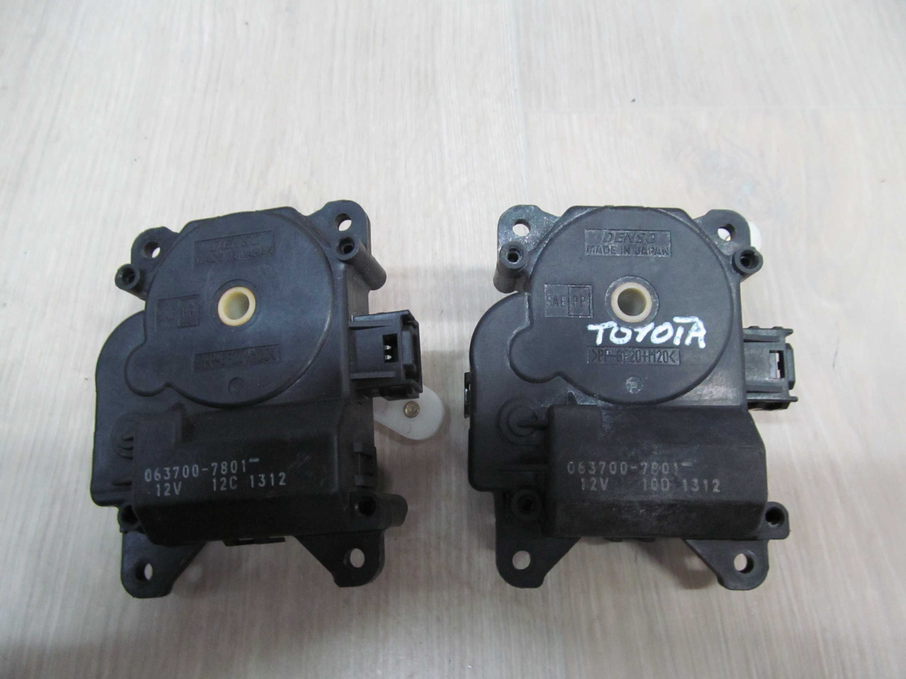 TOYOTA RAV 4 II SILNICZEK NAGRZEWNICY 0637007801