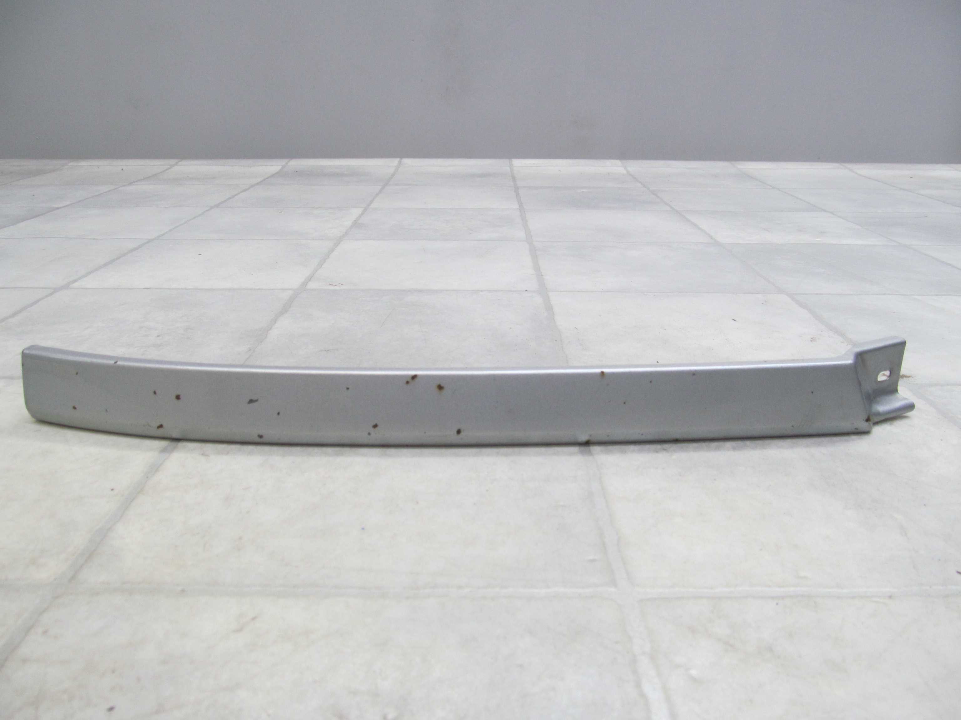 TOYOTA RAV 4 98/00 LISTWA POD LAMPE PRAWA