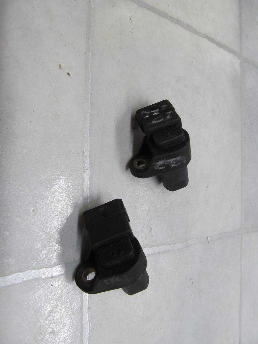 CARENS II TRAJET 2.0 CRDI CZUJNIK POLOZENIA WALKA 939300-2700
