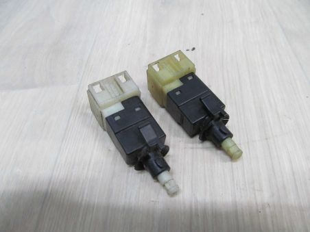MERCEDES BENZ SPRINTER CZUJNIK WLACZNIK SWIATEL STOP A0015456409