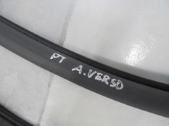 TOYOTA AVENSIS VERSO USZCZELKA WNEKI DRZWI TYL P 01-07