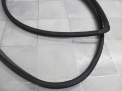 TOYOTA AVENSIS VERSO USZCZELKA WNEKI DRZWI TYL L 01-07