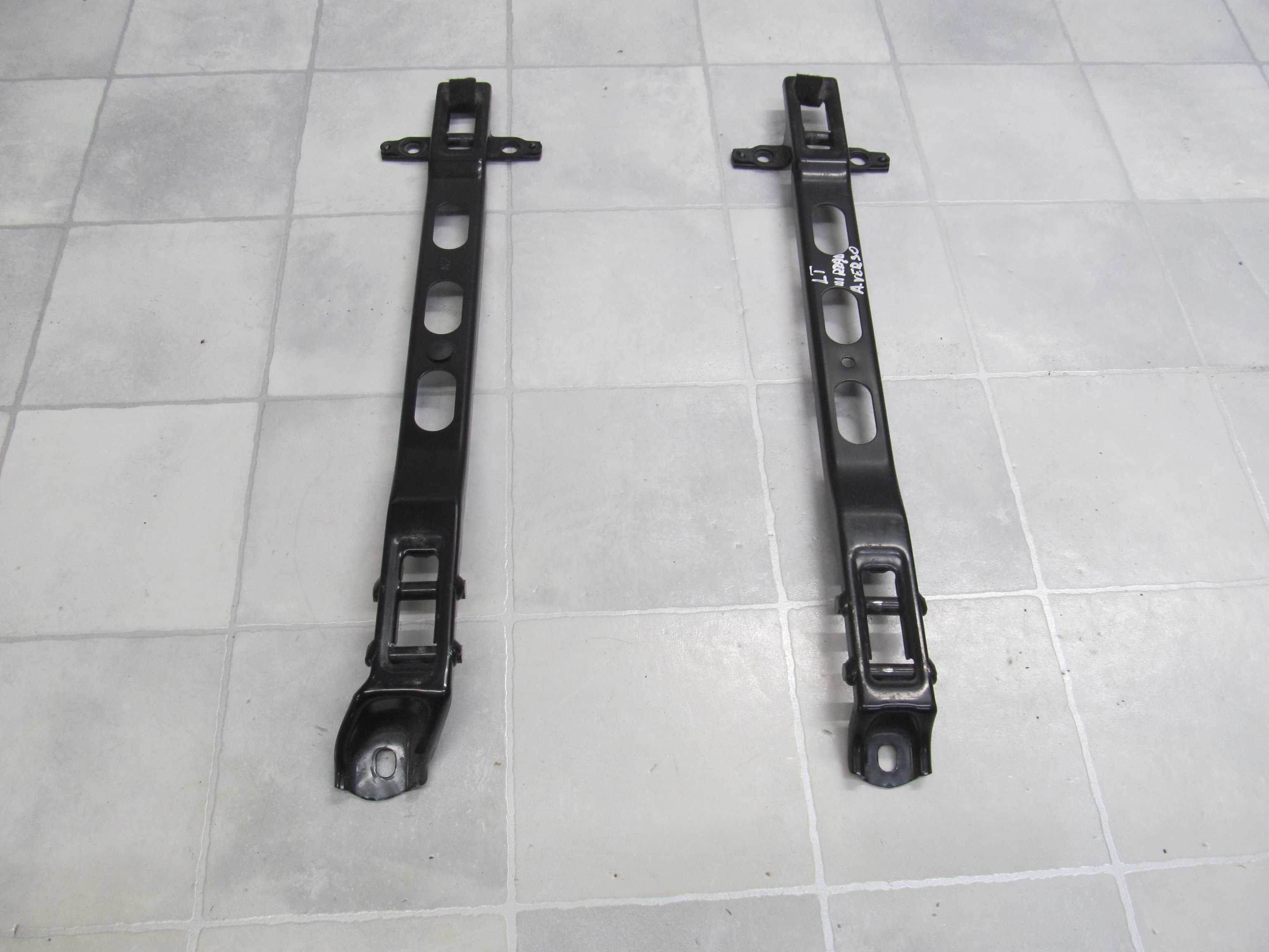 TOYOTA AVENSIS VERSO MOCOWANIE FOTELA TYL III RZAD LEWY 01-07
