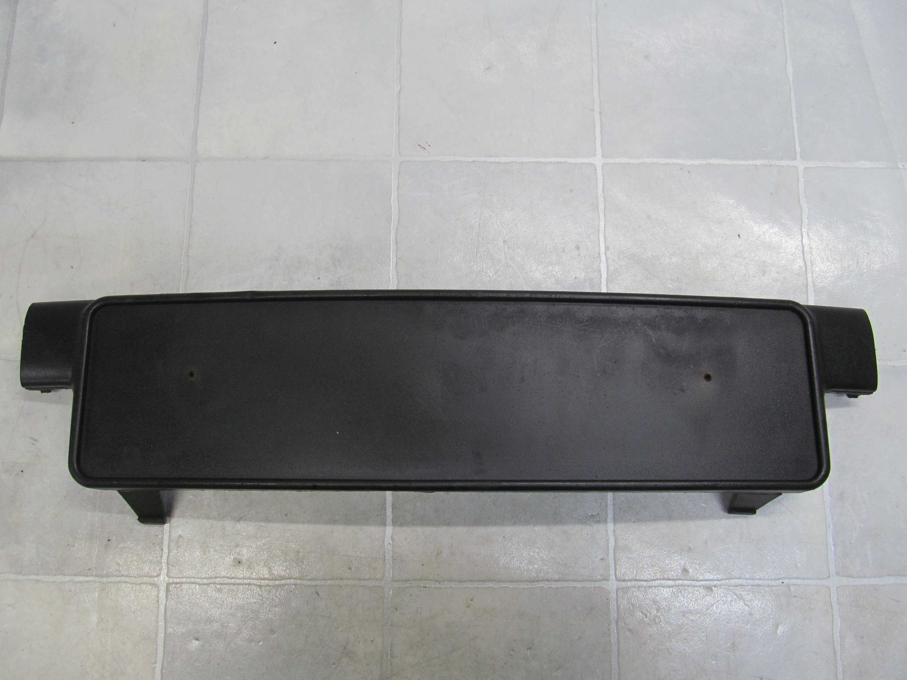 VW PASSAT B5 96/00 LISTWA ZDERZAKA SRODKOWA 3B0807719 VW PASSAT B5 96/00 LISTWA ZDERZAKA SRODKOWA 3B0807719