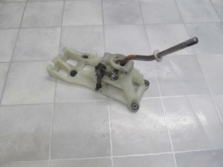 TOYOTA AVENSIS VERSO LEWAREK ZMIANY BIEGOW 01-07
