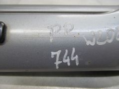 MERCEDES C W202 93/00 LISTEWKA LISTWA BLOTNIKA PRAWA 744