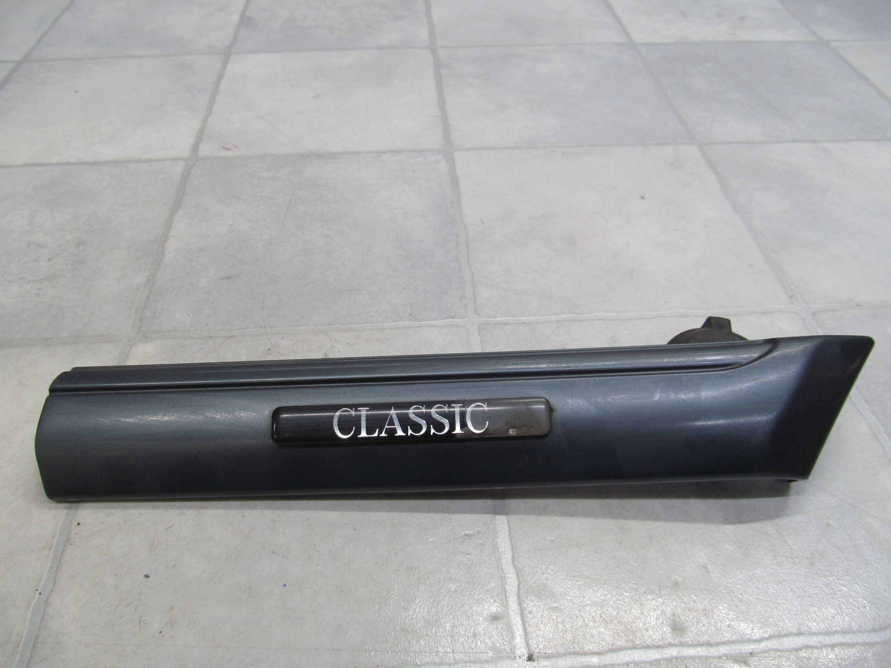 MERCEDES C W202 93/00 LISTEWKA LISTWA BLOTNIKA PRAWA