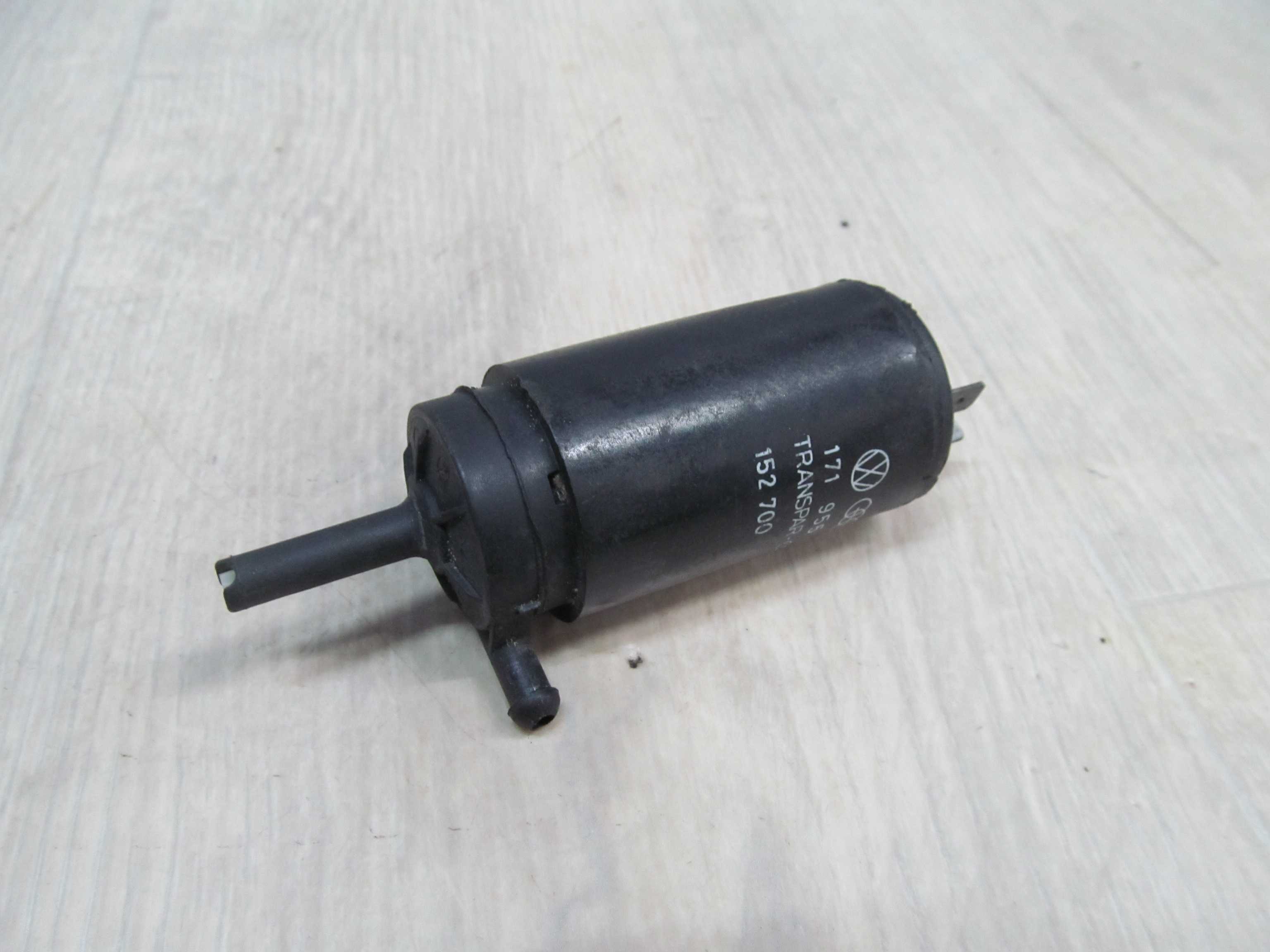 AUDI VW SEAT  POMPKA SPRYSKIWACZY 171955651