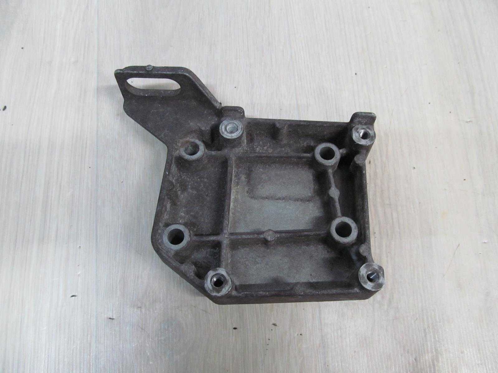 MAZDA PREMACY 1.8 16V LAPA PODUSZKA SILNIKA