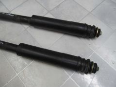 TOYOTA AVENSIS VERSO AMORTYZATORY TYL TYLNY 01-07