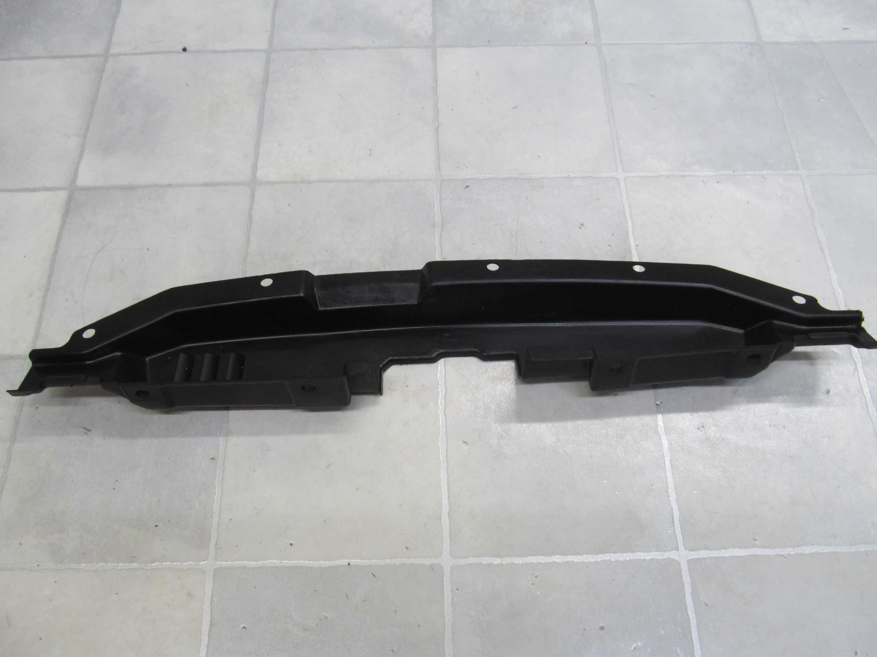 MAZDA 626 OSLONA PASA PRZOD GRILLA GE4T56381 98-02