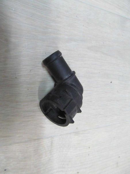 VW GOLF V KROCIEC WODY KOLANKO 1K0122291
